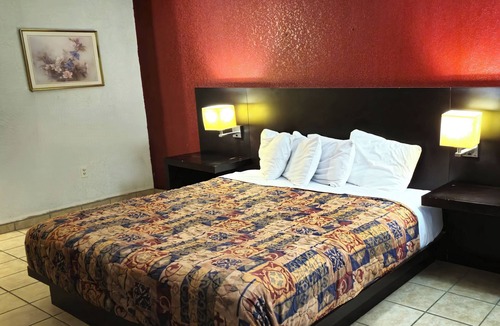 Fort Smith Hotel | River Valley Inn & Suites (Extended Stay)