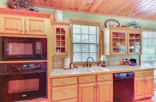 Caddo Gap Cabin | Riverfront Cabin on 2 Acres in Glenwood!