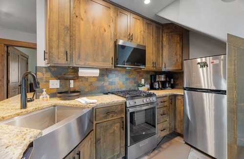 Fall River Estates Condo | Riverfront Comfort Fireplace Close to RMNP