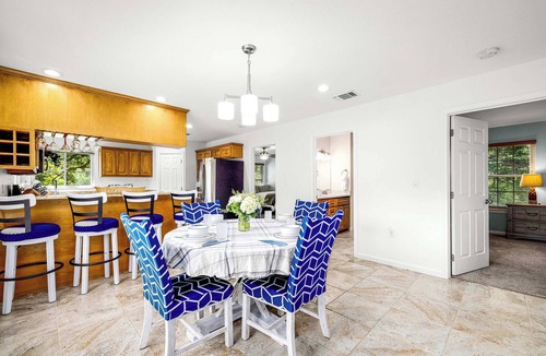 Seguin House | Riverfront | Private Deck | Games | Scenic Views!