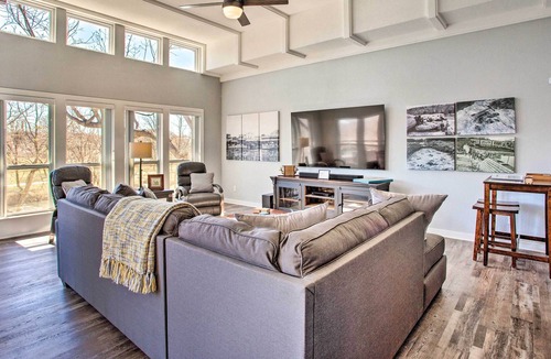 Glen Rose House | Riverfront Retreat ~ 2 Blocks to Big Rocks Park
