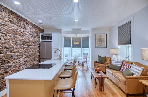 Mason House | Robin Ave. #10