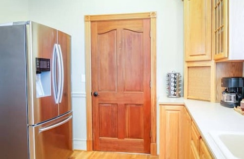 Haines House | Rock Creek Schoolhouse. Historic Charm! Gorgeous Views! Sleeps 15