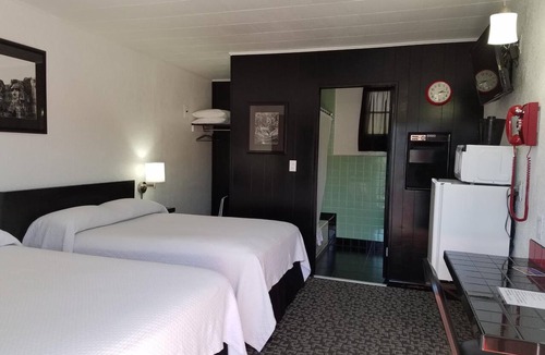Custer Hotel | Rocket Motel