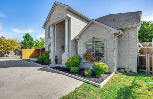 Elmo House | Rockwall Lake Home w/Large Yard & Playground!