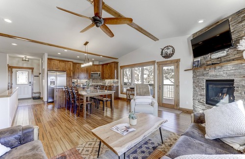 Estes Park House | Rocky Mountain Haven 4BDR’s w/attached Private Baths, 2 Zone AC/Heat, VIEWS