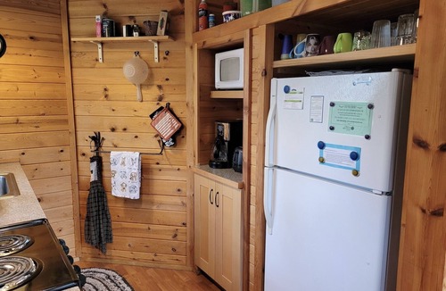 Winthrop Cabin | Rocky Top - Dog-Friendly Cute and Cozy Log Cabin!