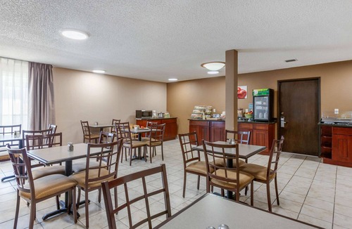 Ontario Hotel | Rodeway Inn & Suites Ontario