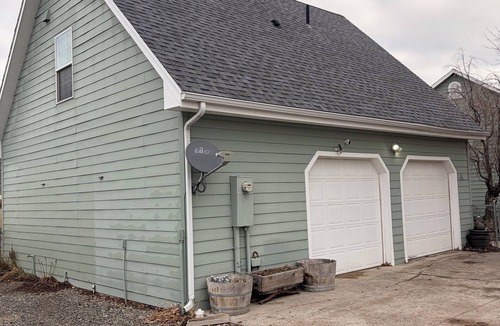Tonasket Apartment | Rolling Hills Guest House. Charming 1-bedroom apartment, AC outside of Tonasket