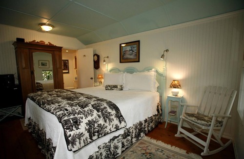 Langley House | Romantic Weekend Getaway on Whidbey Island in Langley, Northern Washington