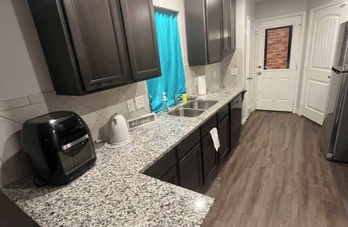 Fort Worth House | Room for rent in a charming 2-bedroom, 2-bathroom house