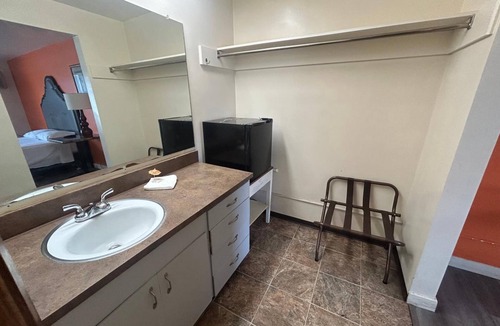 Walla Walla Hotel | Room Near Downtown Wineries | Free On-site Parking | Access to Walla Walla US 12
