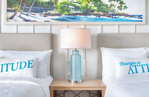 I-435 West KC-KS Hotel | Room w/Balcony Overlooking Pool – Your Tropical Escape Awaits