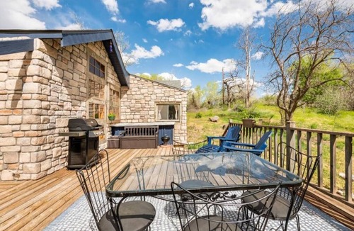 Palisade Cottage | Roost Cottage Lavender Farm Stay Wine Country