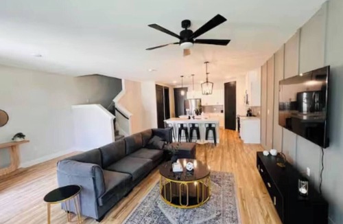 Princeton House | Rose -1, Luxury Large room, Sleeps 5, Wifi