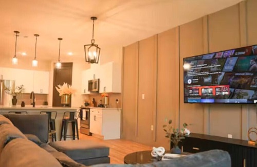 Princeton House | Rose -1, Luxury Large room, Sleeps 5, Wifi