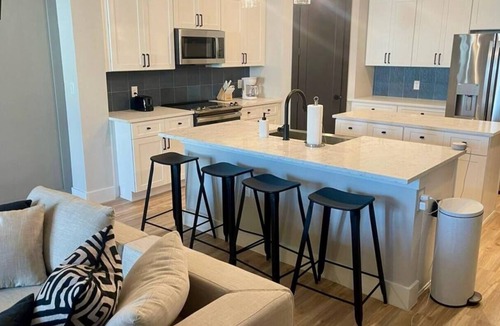 Princeton House | Rose- 2, One Double Room, Sleeps 2 + Free Wifi