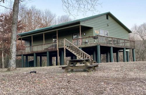 Ozark Ski Chalet | Round the Bend Cabin