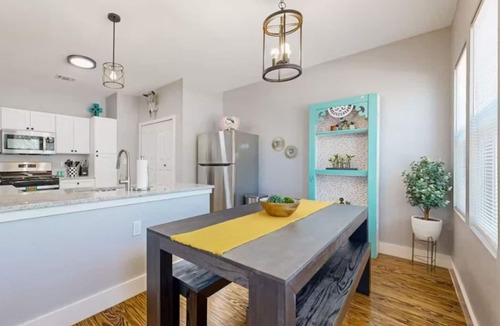 Beacon Hill House | Roundabout on Blanco Quick Access to Everything SA
