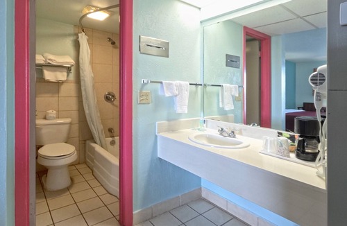 Vega Hotel | Route 66 Desert Rose Country Inn