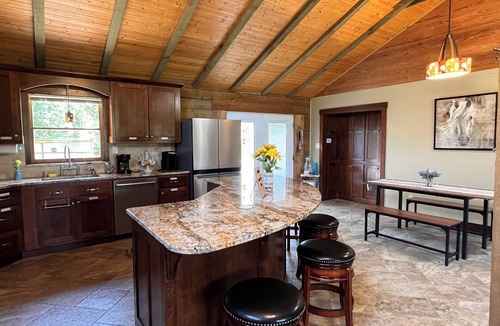 Royal Cabin | Royal Cabin between Lake Quachita and Hot Springs