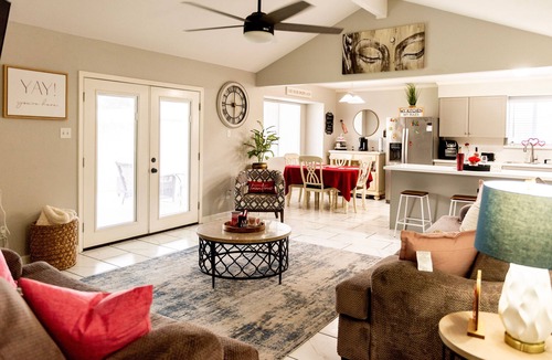 Pasadena House | Royalty Luxe Stay💎3B/2R 🏠No Back Neighbors/Huge Beautiful Patio🌞Sleeps 8🛌
