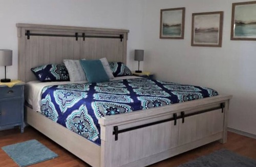 Lincoln County House | Rural Gem! Recently Remodeled and Redecorated 3/2/2 Farmhouse on 24 Acres