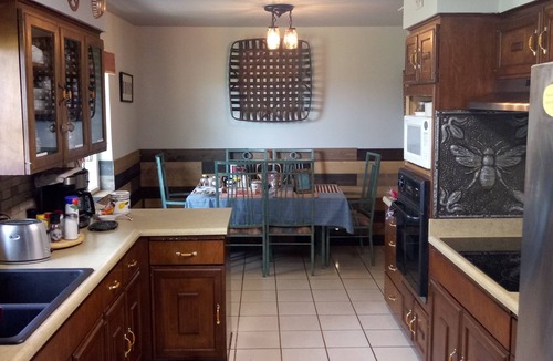Dublin Bed & Breakfast | Rural Oasis - King's Private Room and Shared Bathroom