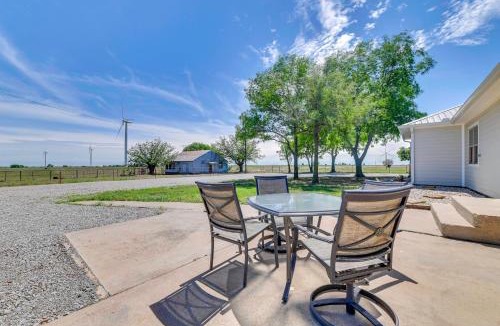 Muenster House | Rural Texas Retreat: Patio + Country Views!