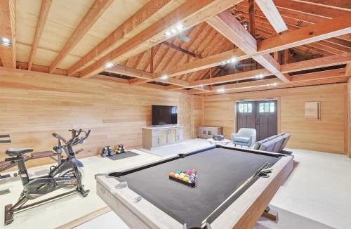 McKinney House | Russwood Acres Estate ft Gym Cinema Pool Table
