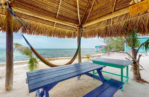 Sittee Point Apartment | Rustic beachfront cabin with private deck, ocean views & family-friendly vibe