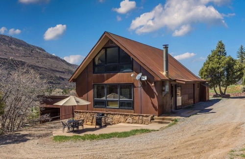 Ridgway House | Rustic Cabin | Great Views | Close to Downtown Ouray | STR2025-067