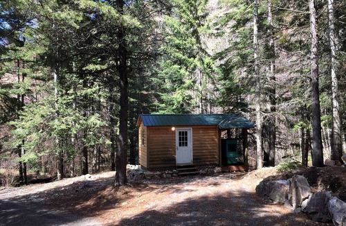 Hunters Cabin | Rustic Cabin in a Charming Location in Stevens County, Washington