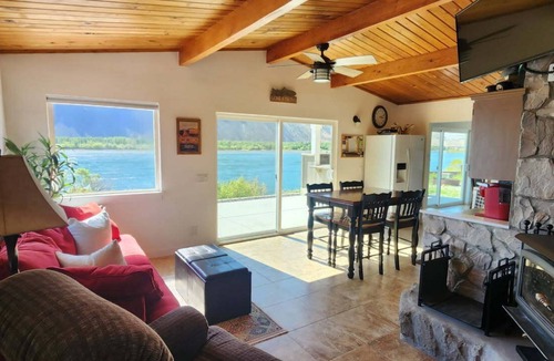 Beverly House | Rustic Cabin on the Columbia river.