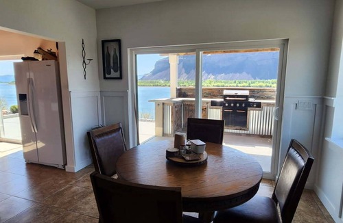 Beverly House | Rustic Cabin on the Columbia river.