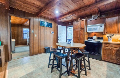 Eufaula House | Rustic Cabin | Storybook Charm | Near Nichols Point