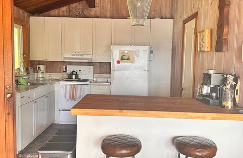 Nominingue Ski Chalet | Rustic chalet - directly on the lake with sandy beach