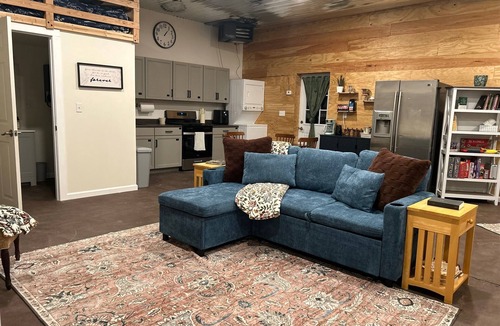 Fruitland Cottage | Rustic charm meets modern comfort in this cozy high-desert cottage