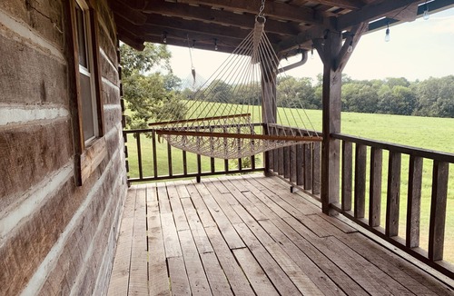 Stoutsville Cabin | Rustic Log Cabin on Mark Twain Lake