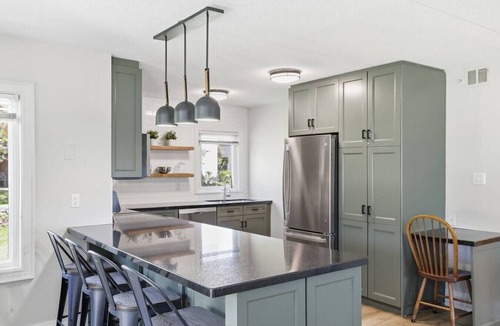 The Blue Mountains Condo | Rustic-Modern Gem | Steps to Blue Mtn Village
