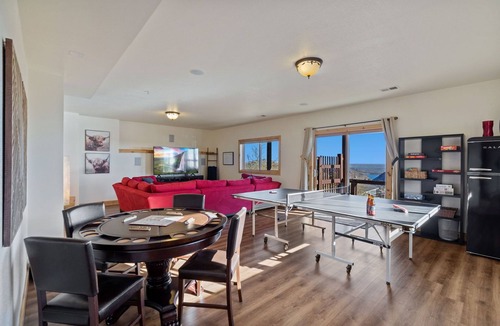 Fort Collins House | Rustic Mtn Home near Marina | Lake & City Views!