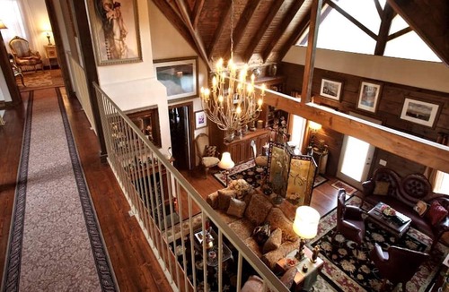 Compton Cabin | Rustic Room Rental for a Vacation near Harrison, Arkansas