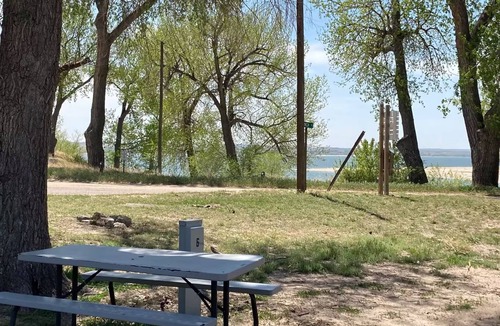 Lonergan RV Rental | RV Camping Site with Water, Electric and Sewer Hookups!