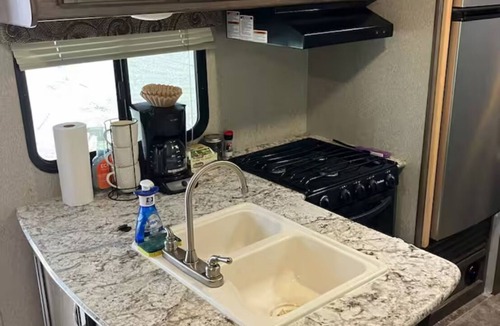Forks House | RV in charming Forks with WiFi, AC. Happy travel and 1 block from Bella’s house!