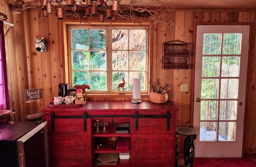 Eatonville Cabin | Safari Cabin at the shadows of Mt. Rainier