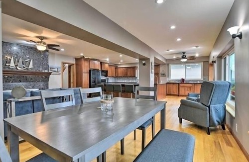 Algonac House | Saint Clair River front Retreat With 6 Beds - 4 Car Max Parking