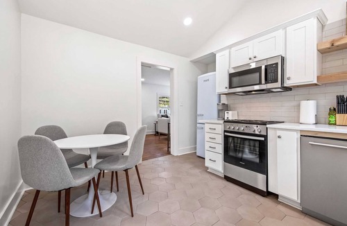 Lafayette House | Saints St Cottage - Fully Renovated - Near Cajundome/Cajun Field