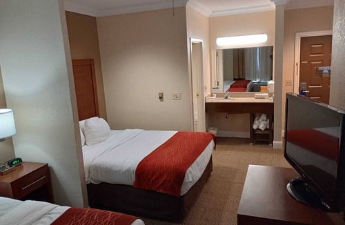 Central Oklahoma City Hotel | SAMIR Stay at NW Expressway