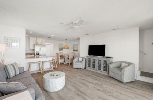 Mexico Beach House | Sand Buckets Unit D, Ocean View Beach Townhouse