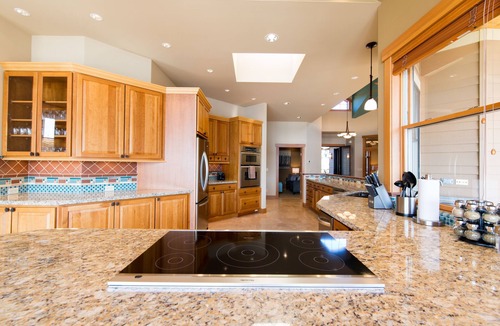 Manson House | Sandy Beach Retreat - Lake Chelan Manson Waterfront home with private boat slip!
